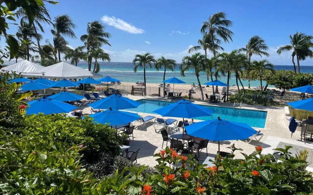 Coconut Court Beach Hotel