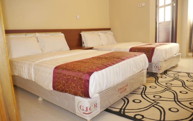 Rosaline Suites Hotel