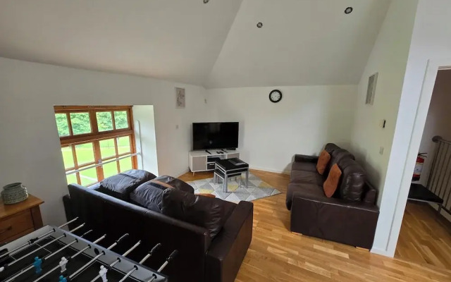 Lakeviews/quietness/parking/longstays/4guests