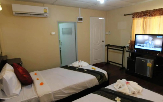 Phi Phi Ba Kao Bay Resort