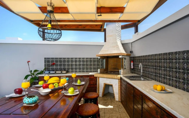 Pervolia-House