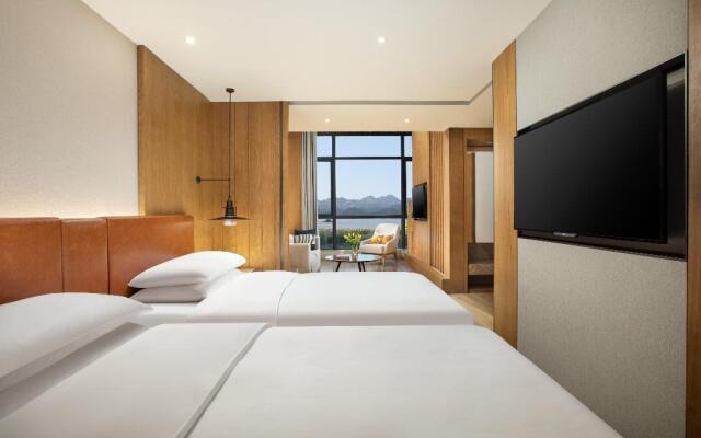 voco Thousand Island Lake by IHG