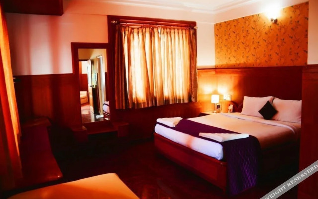 OYO 8646 Mahendra Hotel