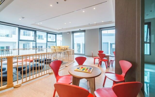 The Base Condo Pattaya by Supee