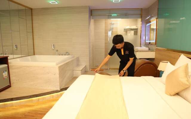 Hong Bao Thach Hotel