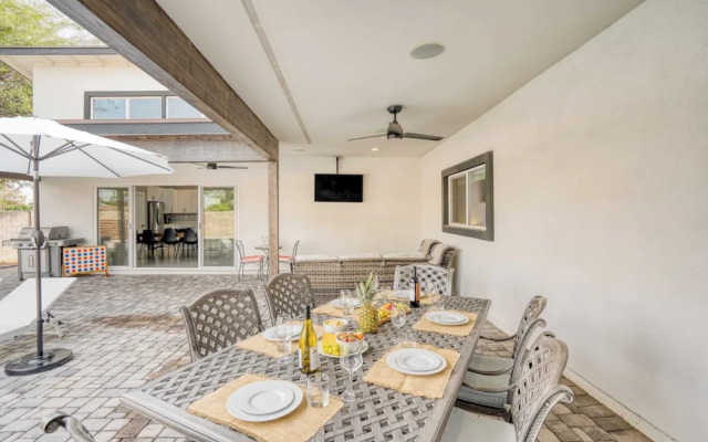 Ezra by Avantstay Modern South Scottsdale Escape