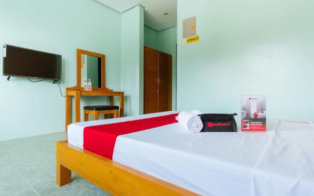 RedDoorz near Caticlan Airport