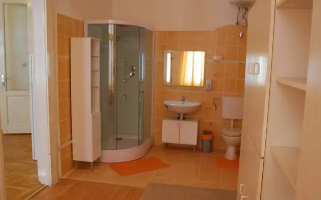 Discover Budapest Guest House