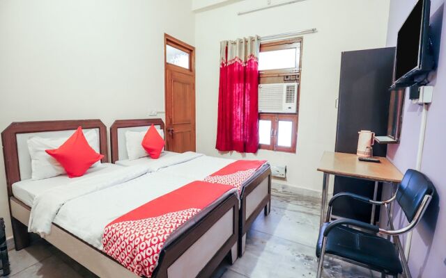 OYO 14562 Rishabh Guest house