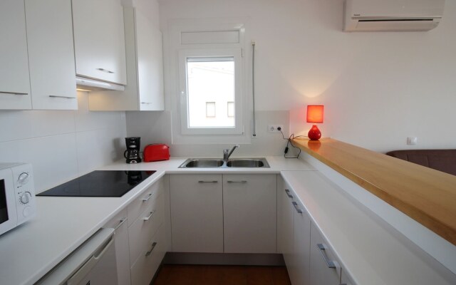 Modernised Apartment in Empuriabrava With Terrace