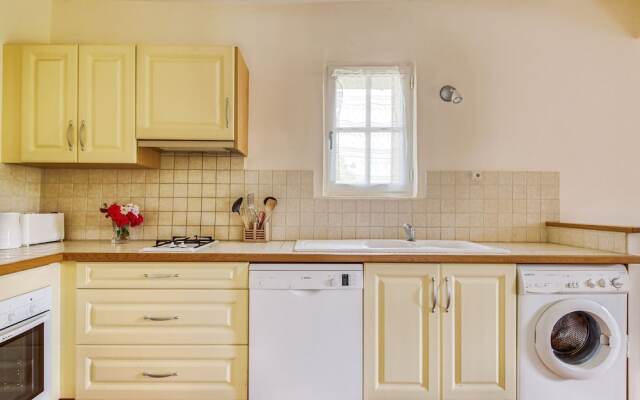 Secluded Holiday Home in Rustrel With Swimming Pool