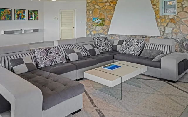 Trident Estate 6 Bedroom Estate