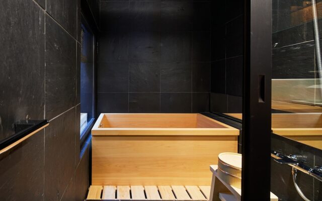 Kyoto Urushiro Wakasaya