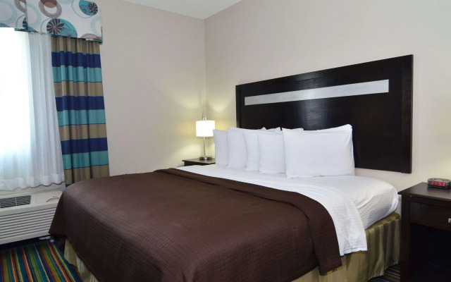 Quality Inn & Suites Kenedy - Karnes City