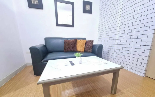 Homey 1BR With Balcony City View in Grace Res