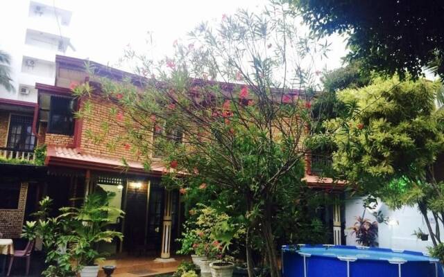 Lavinia Beach Hostel