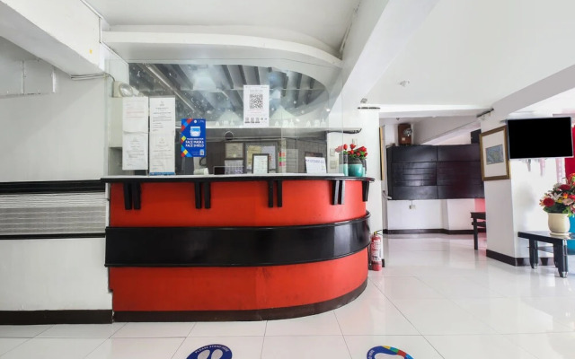 OYO 894 Cosmo Hotel P Campa Manila