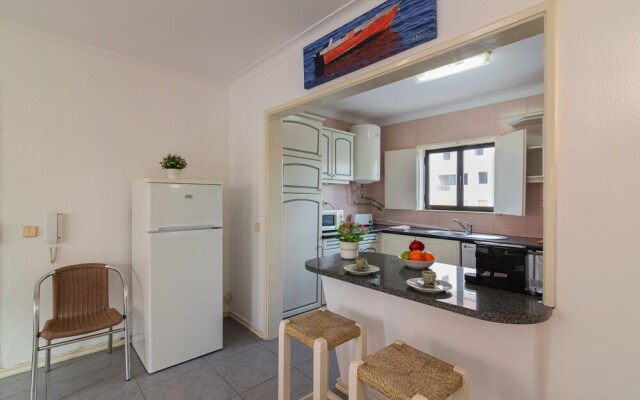 Vilamoura Central 1 by Homing