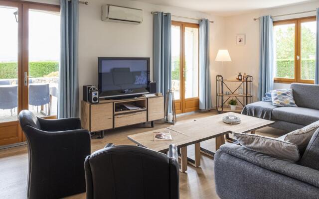 Luxury villa with pool and unique location in Malviès