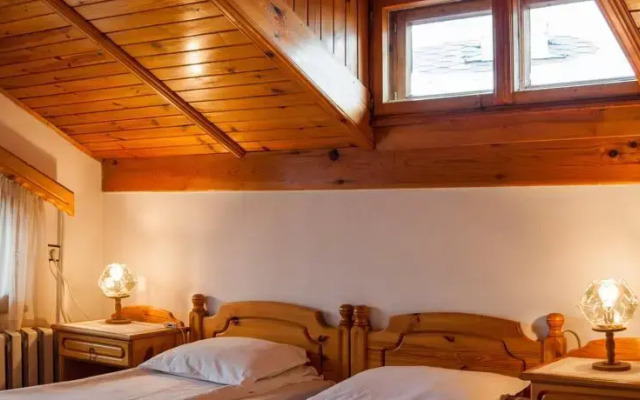 Family Hotel Djangal