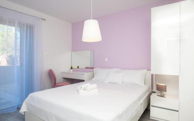 Apartments Dva Galeba
