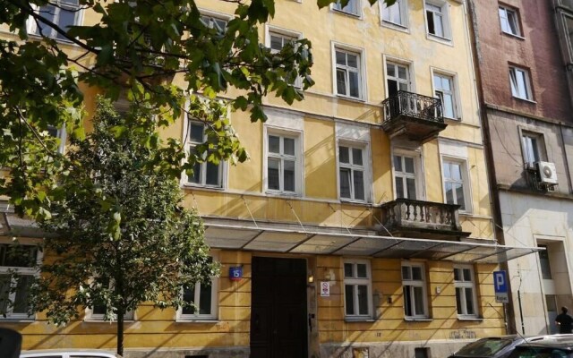 Studio Rental Central Warsaw