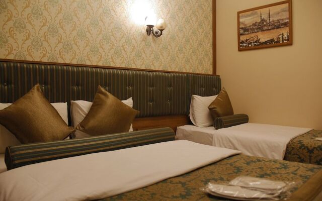 Grand Gross Hotel