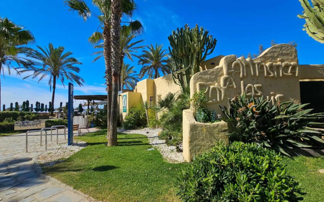 Puerto Banus 2linea playa con piscina y parking privado