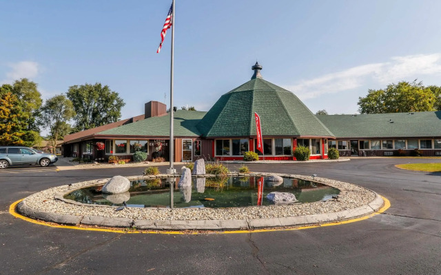 The Round Barn Lodge