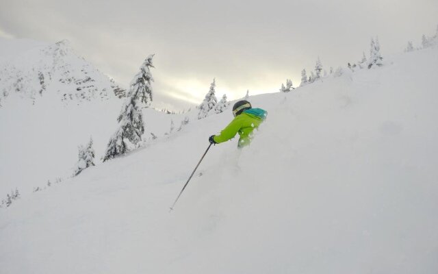 Vagabond Lodge at Kicking Horse Resort
