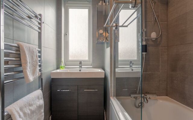 Colourful 2 Bedroom Apartment in Shoreditch