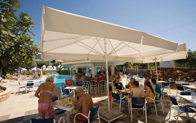 Pefki Islands Resort