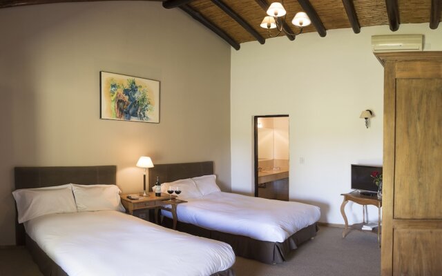 Postales by DOT Boutique