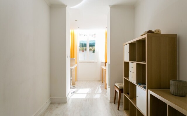 ALTIDO Charming Patio