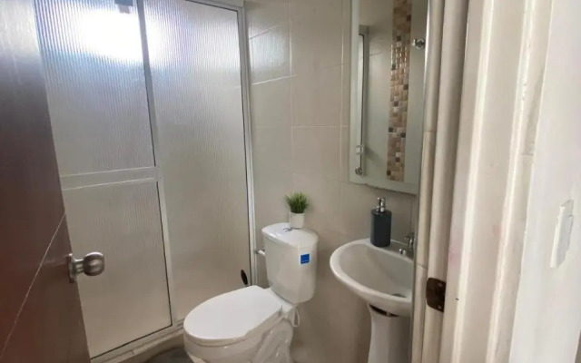 Hermoso apartamento con piscina y ascensor.