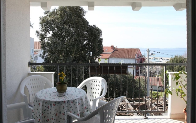 Apartment Mari - 100 m from beach: A1 Petrcane, Zadar riviera