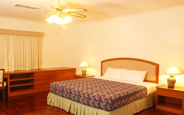 Seastar Hotel And Service Apartment