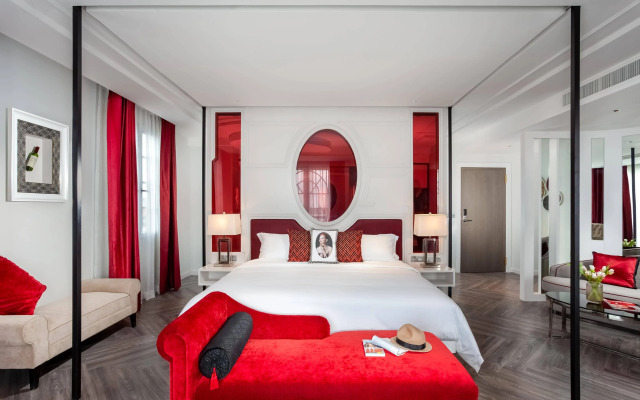 La Seine Hotel