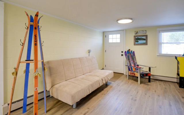 Family-friendly Bridgton Home, Steps to Lake!