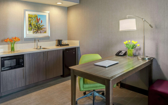 Hampton Inn & Suites Palm Desert