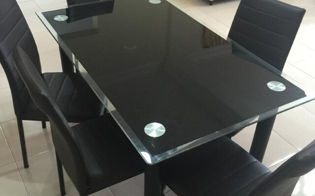 Cameron Pasar Malam Apartment at Crown Imperial Court