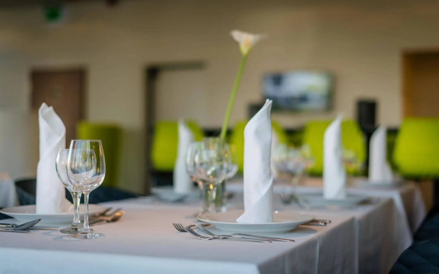 Best Western Plus Lakeside Hotel