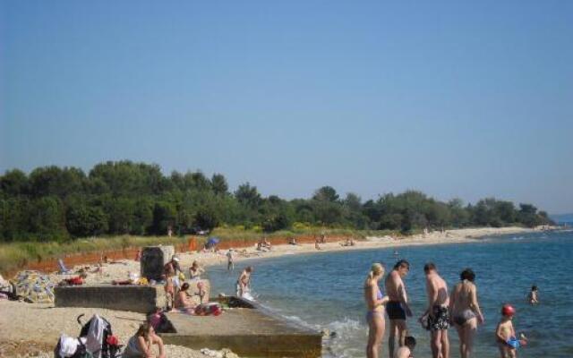 Apartments Nešić Peroj