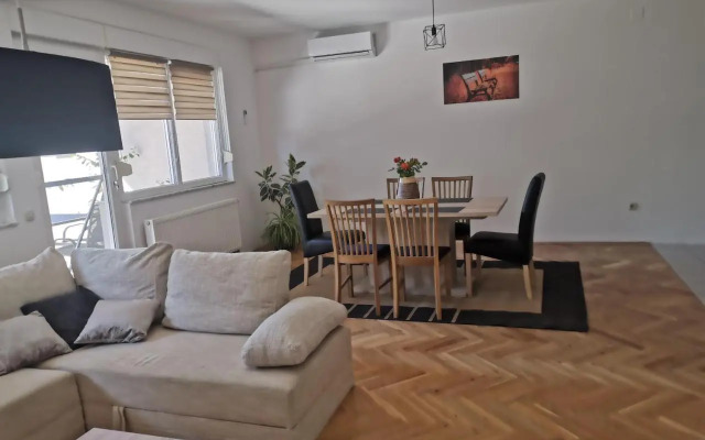 Seasons apartmani