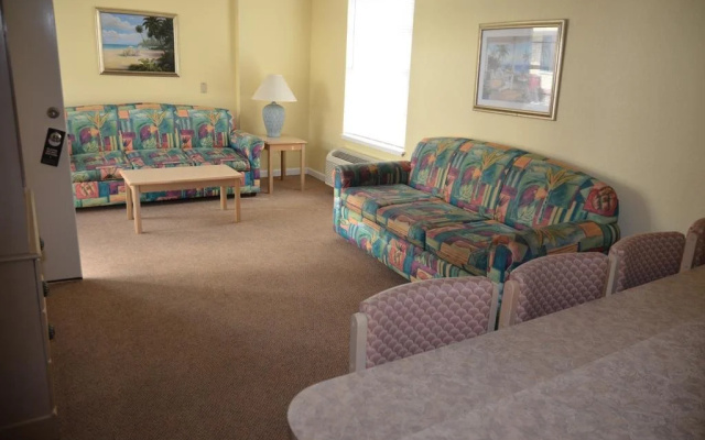 Holiday Shores Beach Club