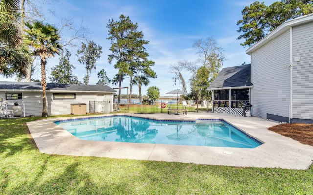 Riverfront Savannah Getaway w/ Pool & Dock!