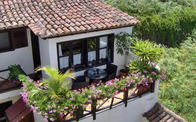 Rustic Holiday Home With Balcony and sea View