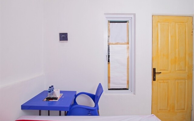 RedDoorz near STAN