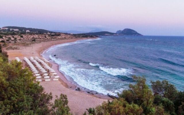 Romanos Beach Villas