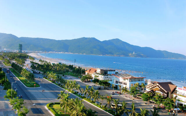 Seafront Hotel Da Nang